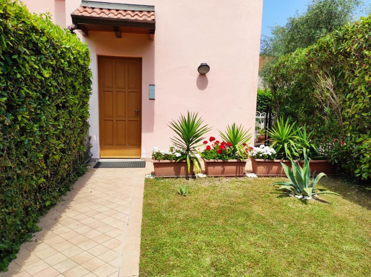 Maison Olive Desenzano del Garda Bagian luar foto
