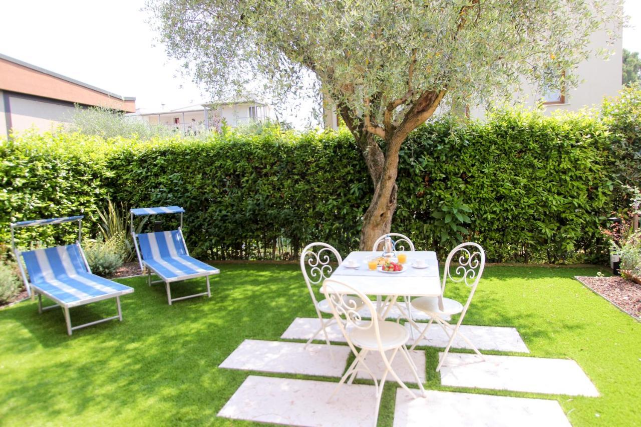 Maison Olive Desenzano del Garda Bagian luar foto